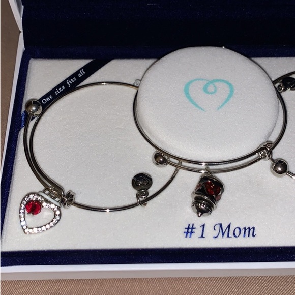 Lovita #1 Mom Charm Bangle Set - Picture 2 of 5